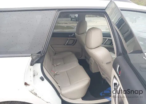 2009 Subaru Outback 2.5I Limited z USA, uszkodzony, nr VIN 4S4BP66C397335214